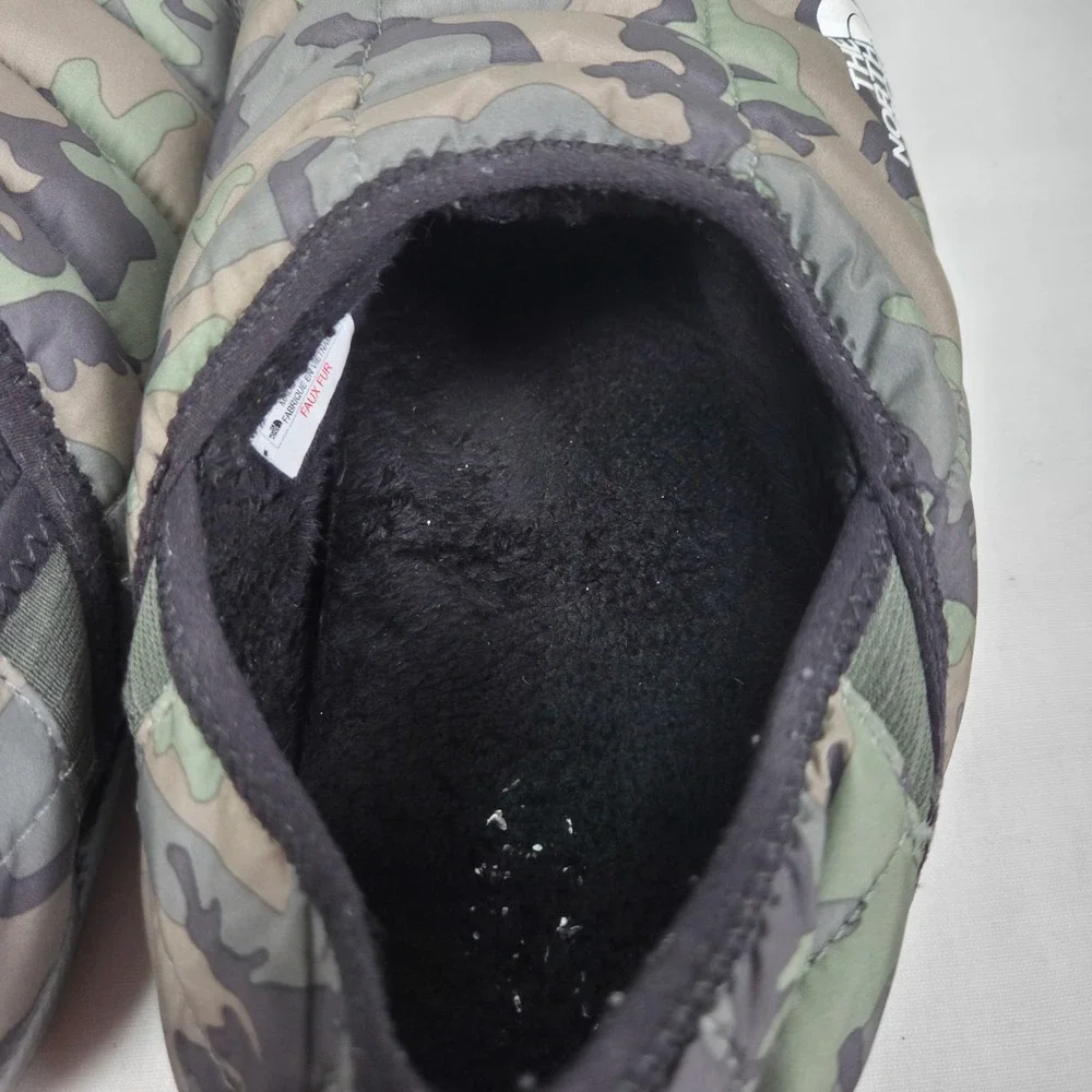The North Face Thermoball Traction Mule V  Slipper Mens 9 Army Camo Grip Sole